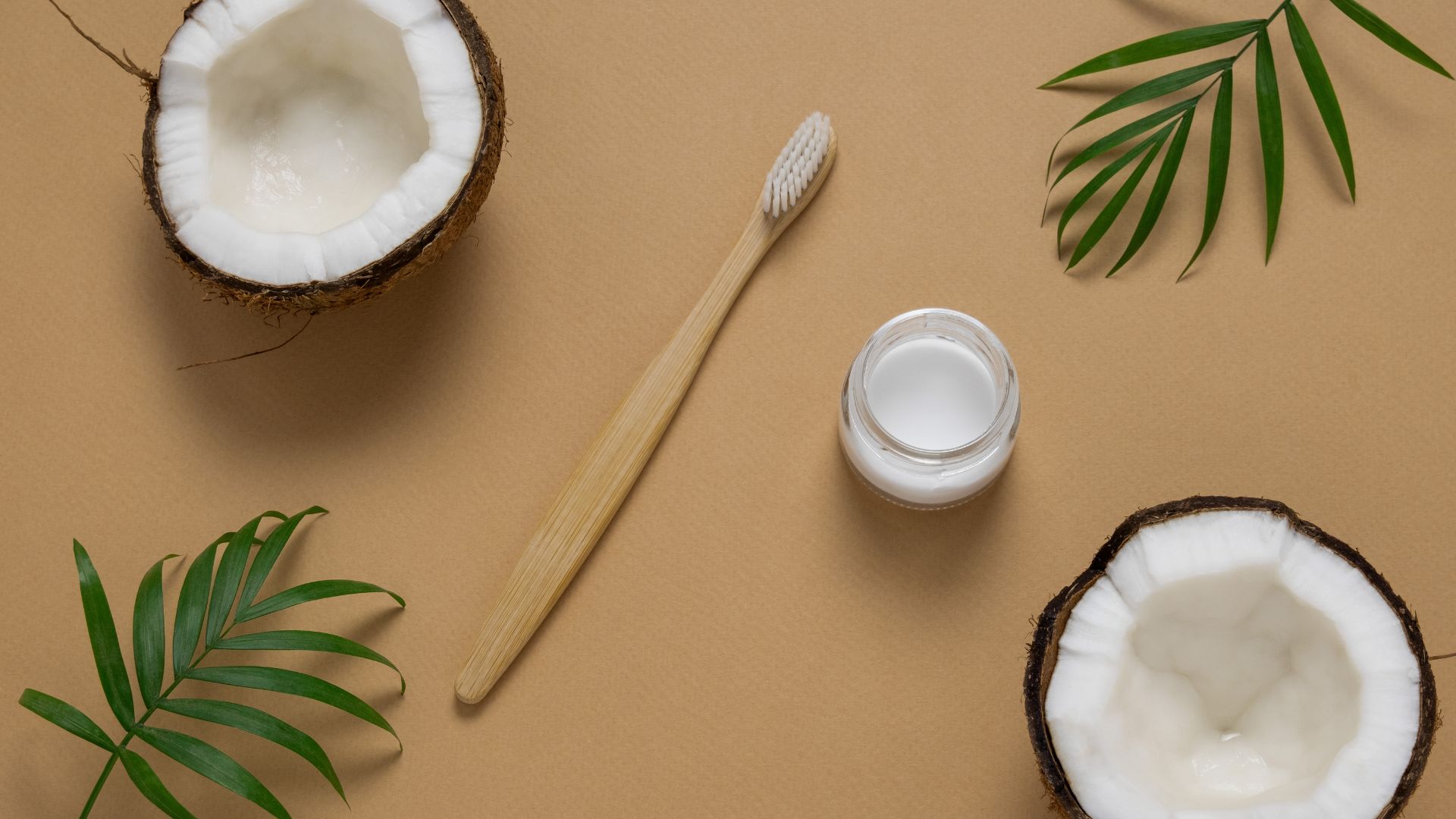 Recette de dentifrice maison à l’huile de coco (testée et approuvée)
