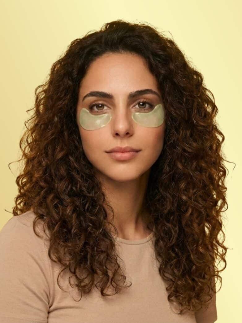 Crème, sérum ou patch anti-poches : que dit 60 Millions de Consommateurs ?